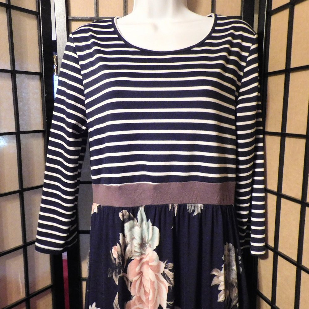 EGY DRESS - Picture 4 of 5